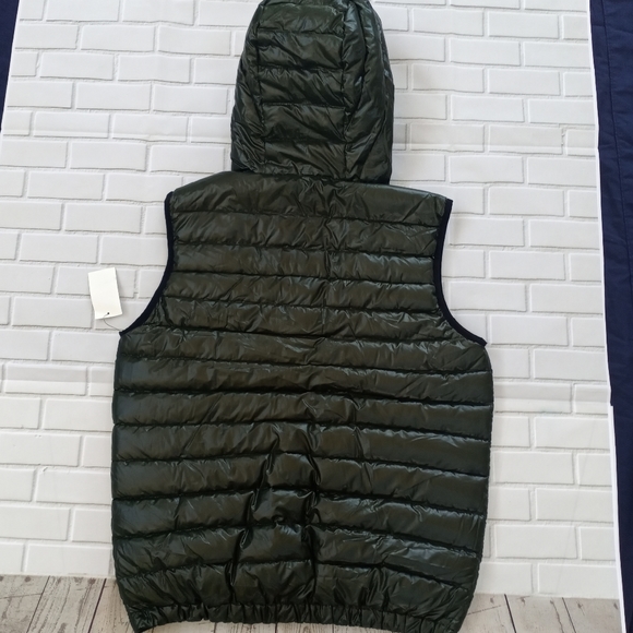 NWT DKNY Men’s Hooded Vest Jacket Puffer Sleeveless Size Small Green. - Picture 2 of 13